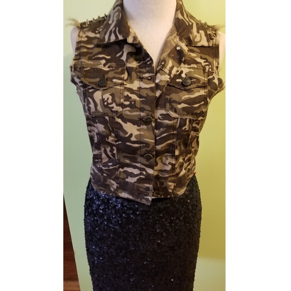 Iris Jackets & Blazers - Sexy yet Rugged Camouflage Cropped Vest
